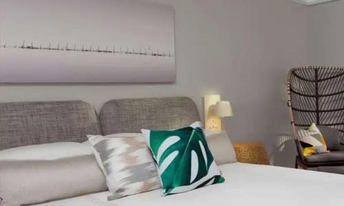 Pelican Grand Beach Resort, a Noble House Resort - 42