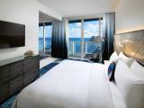 2 Bedrooms Fabulous Residential Suite with balcony