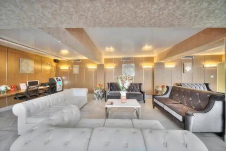 Royal Beach Palace - 1