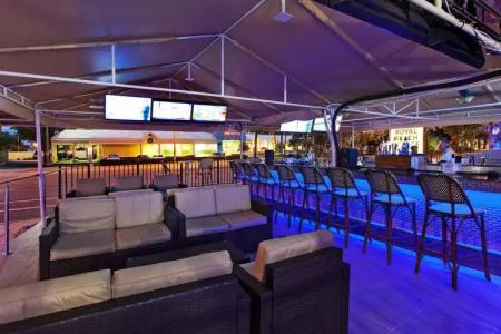 Royal Beach Palace - 28