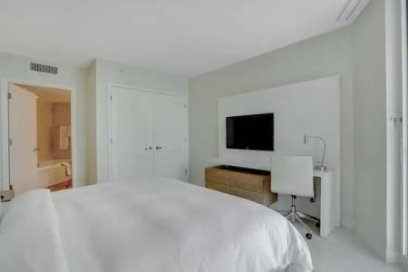 Hilton Fort Lauderdale Beach Resort - 4