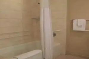 Pier Sixty-Six Hotel and Marina