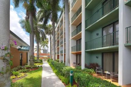 Courtyard by Marriott Fort Lauderdale East / Lauderdale-by-the-Sea - 19