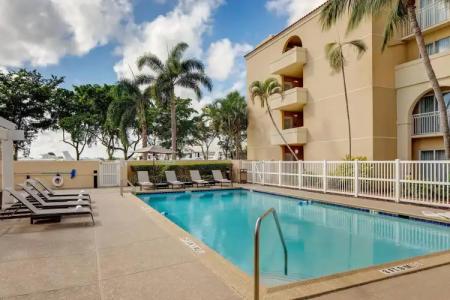 Courtyard by Marriott Fort Lauderdale North/Cypress Creek - 13