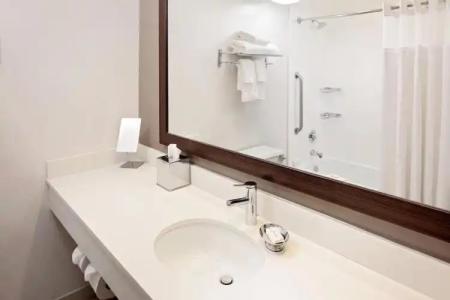 Courtyard by Marriott Fort Lauderdale North/Cypress Creek - 32