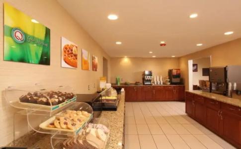 Quality Inn Oakwood - 11