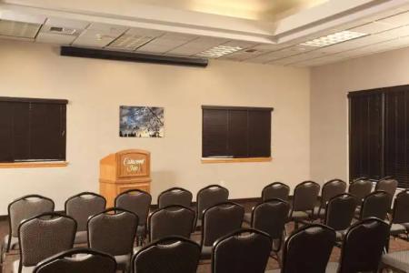 Quality Inn Oakwood - 19