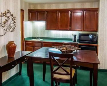 Quality Inn Oakwood - 34