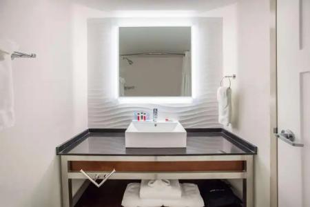 Ramada by Wyndham Austin South - 3