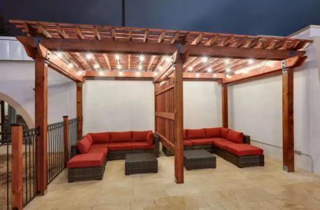 Ramada by Wyndham Austin South - 12