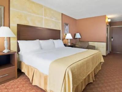 Ramada by Wyndham Austin South - 29