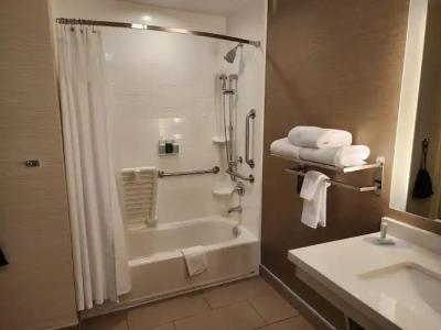 Fairfield Inn & Suites by Marriott Denver Downtown - 8