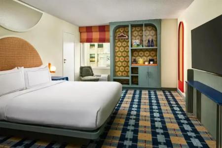 the Curtis Denver - A DoubleTree by Hilton - 9