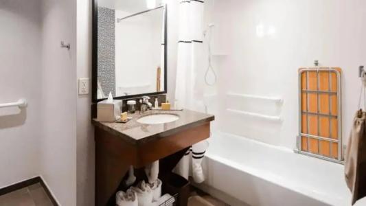 the Curtis Denver - A DoubleTree by Hilton - 17