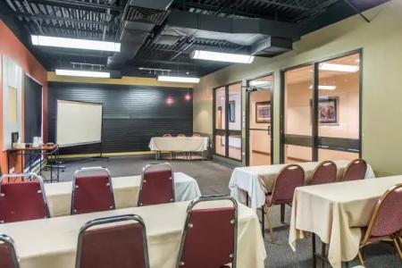 Holiday Inn Express Denver Central - North - 18