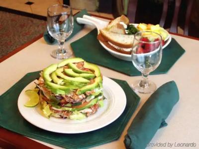 Hilton Garden Inn Charlotte Uptown - 12