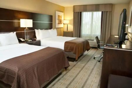 DoubleTree by Hilton Charlotte Airport - 6