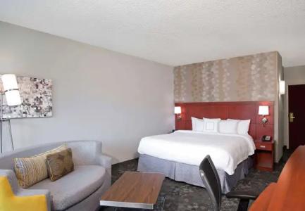 Courtyard Charlotte Ballantyne - 3