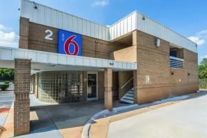 Econo Lodge Airport near Billy Graham Parkway, Charlotte