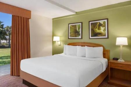 Baymont by Wyndham Daytona Beach - Intl Speedway - 25