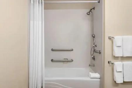 Baymont by Wyndham Daytona Beach - Intl Speedway - 28