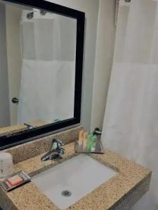 Wyndham Garden - Jacksonville - 16