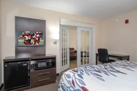 Red Roof Inn PLUS+ Jacksonville – Southpoint - 6