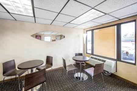 Econo Lodge North Knoxville - 11