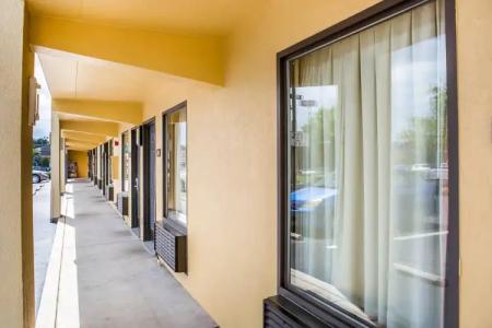 Econo Lodge North Knoxville - 6