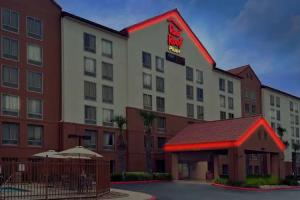 Red Roof Inn PLUS+ Downtown - Riverwalk, San Antonio
