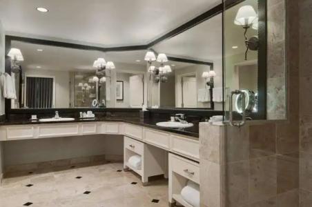 Hilton San Antonio Hill Country - 2