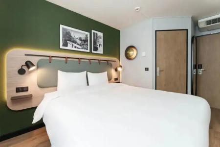 Campanile Paris Ouest - Nanterre - La Défense - 32