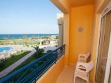 Standard Triple room with sea view