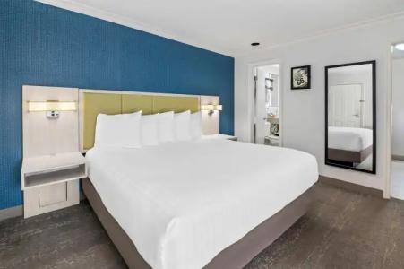 SureStay by Best Western Santa Monica - 76