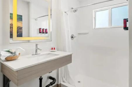 SureStay by Best Western Santa Monica - 60