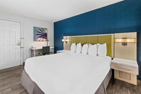 SureStay by Best Western Santa Monica - 81
