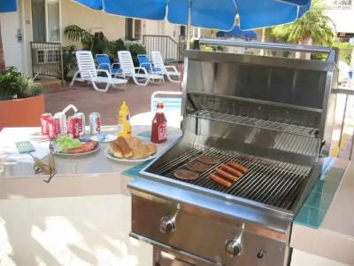 SureStay by Best Western Santa Monica - 11