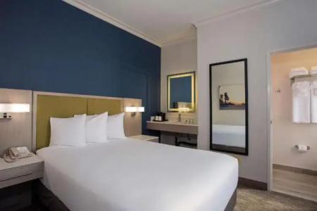 SureStay by Best Western Santa Monica - 95