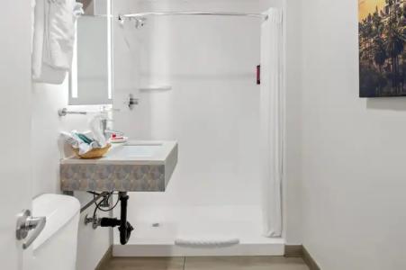 SureStay by Best Western Santa Monica - 84