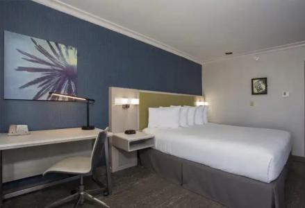 SureStay by Best Western Santa Monica - 65