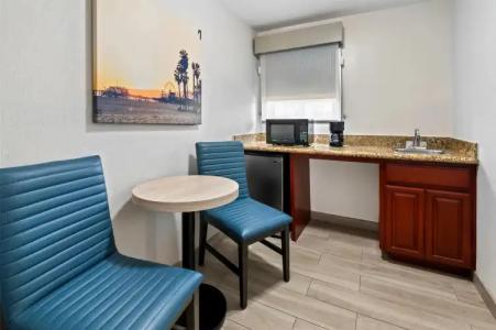 SureStay by Best Western Santa Monica - 82