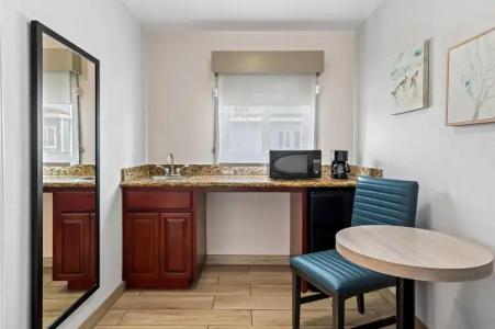 SureStay by Best Western Santa Monica - 58