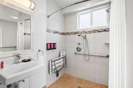 SureStay by Best Western Santa Monica - 86