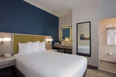 SureStay by Best Western Santa Monica - 3