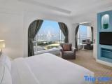 1 Bedroom Club Double Suite with partial ocean view