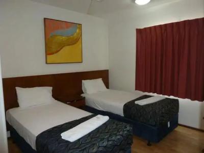 Cullen Bay Resorts - 3