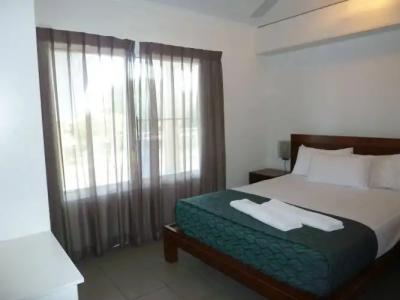 Cullen Bay Resorts - 5