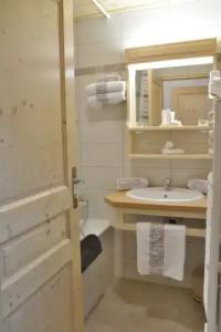 Hôtel Les Côtes, Résidence Loisirs et Chalets - 141