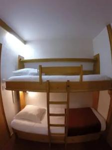 Hôtel Les Côtes, Résidence Loisirs et Chalets - 48