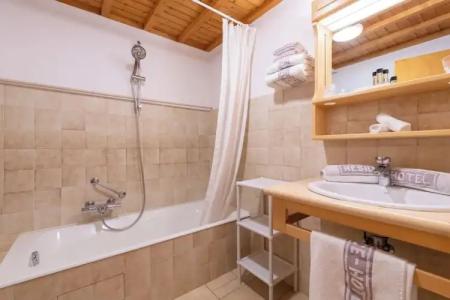 Hôtel Les Côtes, Résidence Loisirs et Chalets - 136